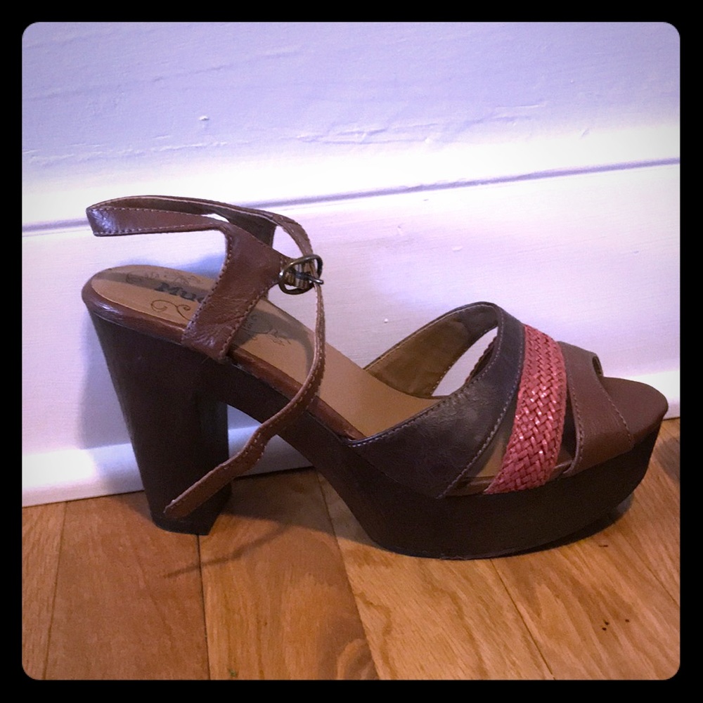 Mudd 70s Inspired Platforms